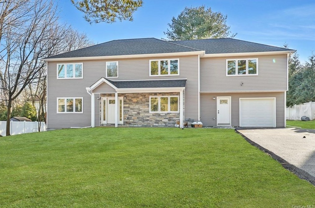 250 Blauvelt Rd, Chestnut Ridge, NY 10965