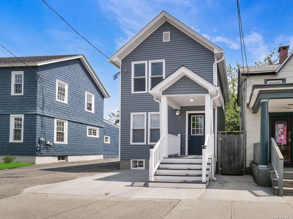 13 Pine St, Port Jervis, NY 12771-1613