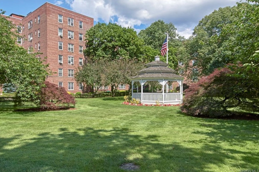 220 Pelham Rd #5c, New Rochelle, NY 10805