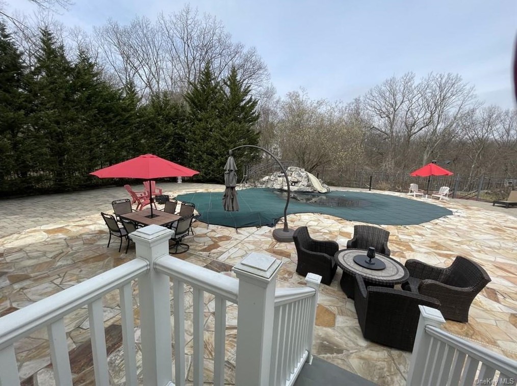 38 Old Country Rd, New Rochelle, NY 10804