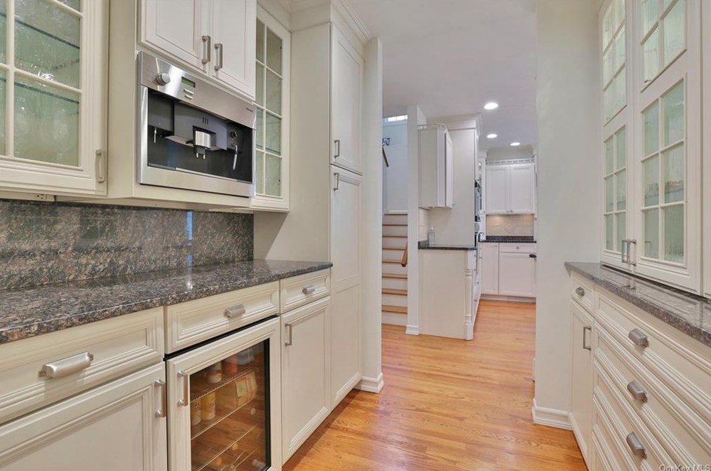 5 Cornel Dr, Goldens Bridge NY  10526-1418 exterior