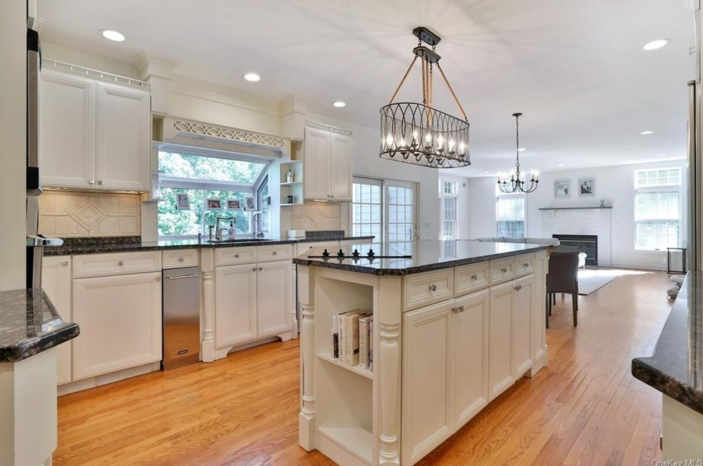 5 Cornel Dr, Goldens Bridge NY  10526-1418 exterior