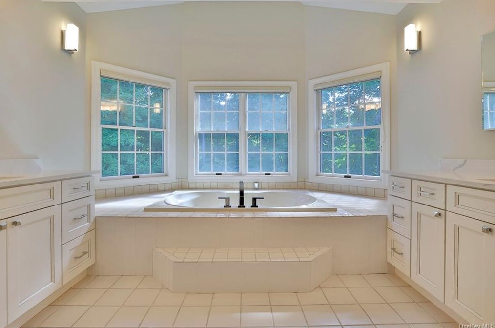 5 Cornel Dr, Goldens Bridge NY  10526-1418 exterior