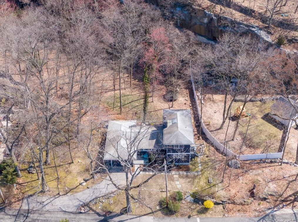 16 Hamilton Ave, Yonkers NY  10706-3120 exterior