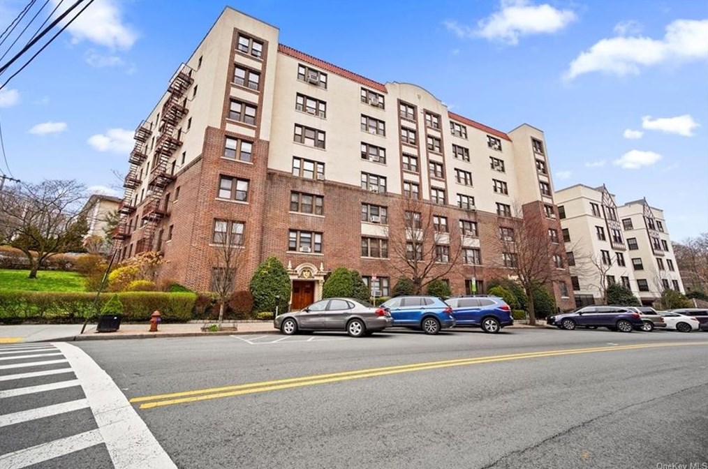 42 Pondfield Rd W #4f, Yonkers, NY 10708