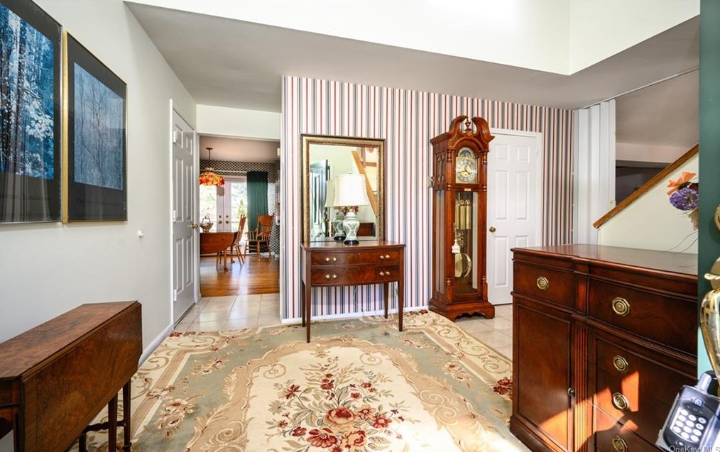 762 Blackberry Ln, Yorktown Hgts, NY 10598