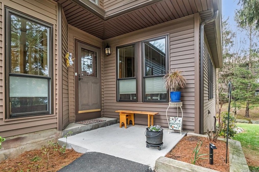246 Woods Brooke Cir, Mount Vernon, NY 10550
