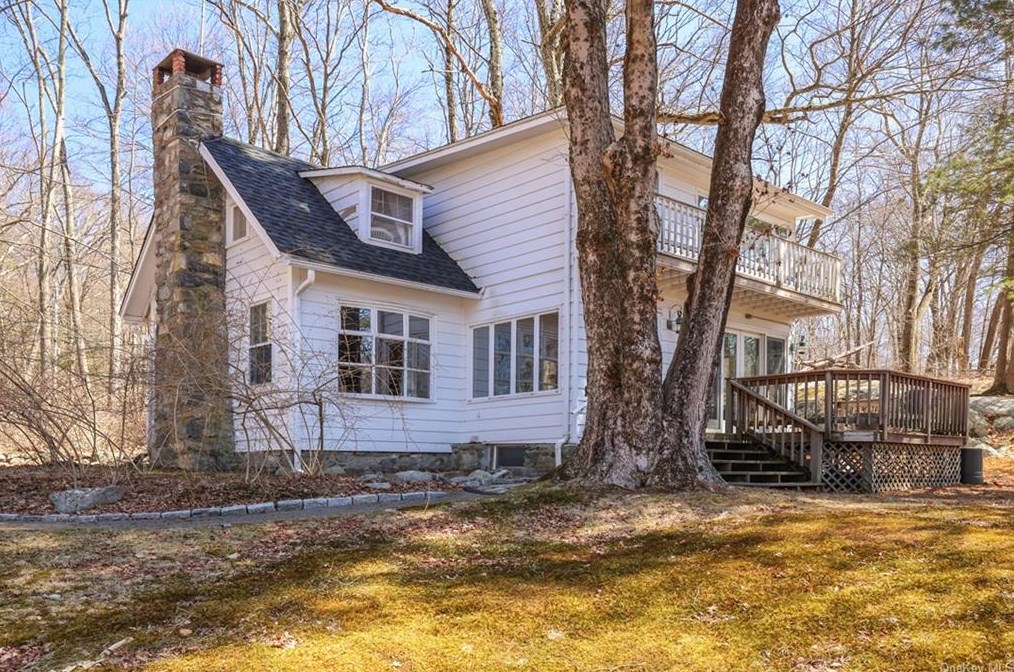 421 Pudding St, Kent Lakes, NY 10512-3952