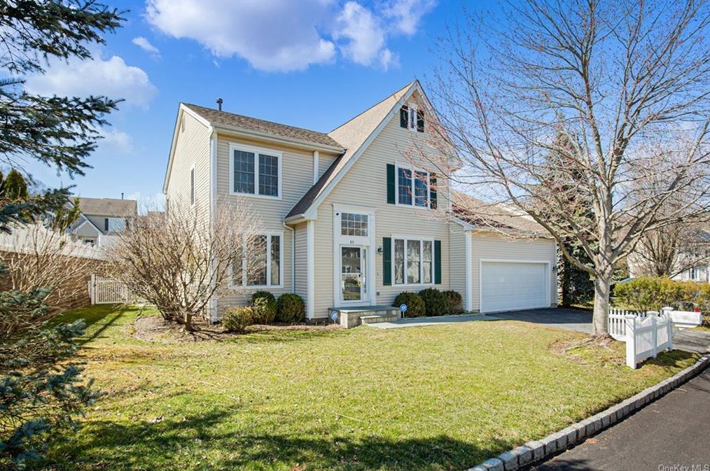 85 Legacy Cir, White Plains, NY 10603