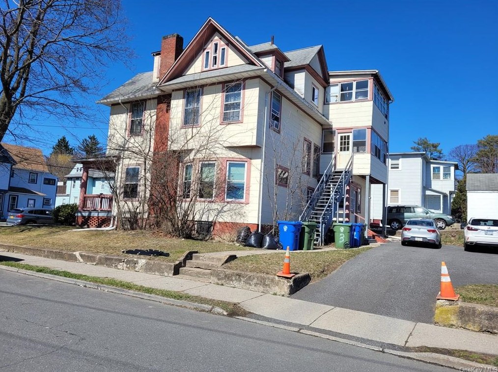 52 Grand Ave, Middletown, NY 10940