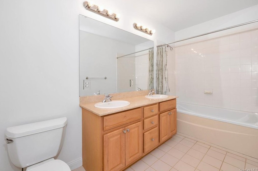 3115 Leeward Dr, Haverstraw NY  10927-2127 exterior