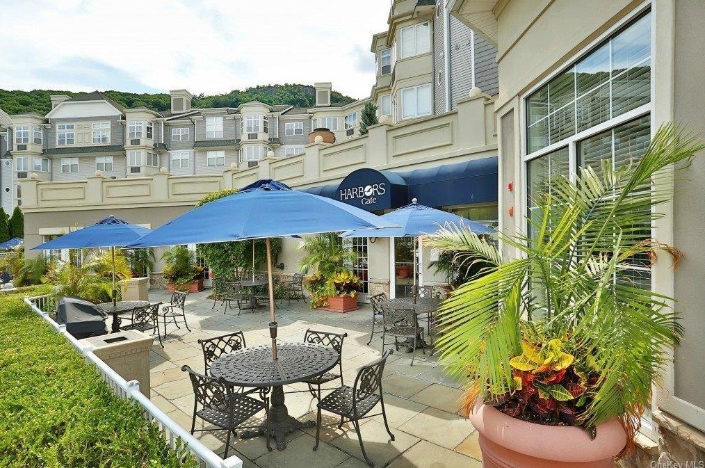 3115 Leeward Dr, Haverstraw NY  10927-2127 exterior