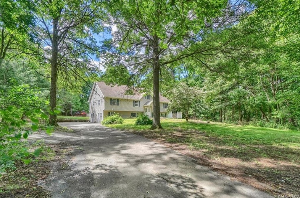 5 Kristen Leah Ln, Salisbury Mills, NY 12577