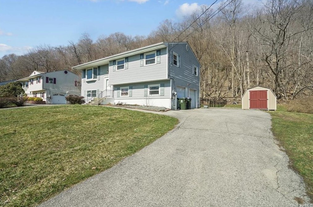 337 Lake Shore Dr, Monroe, NY 10950