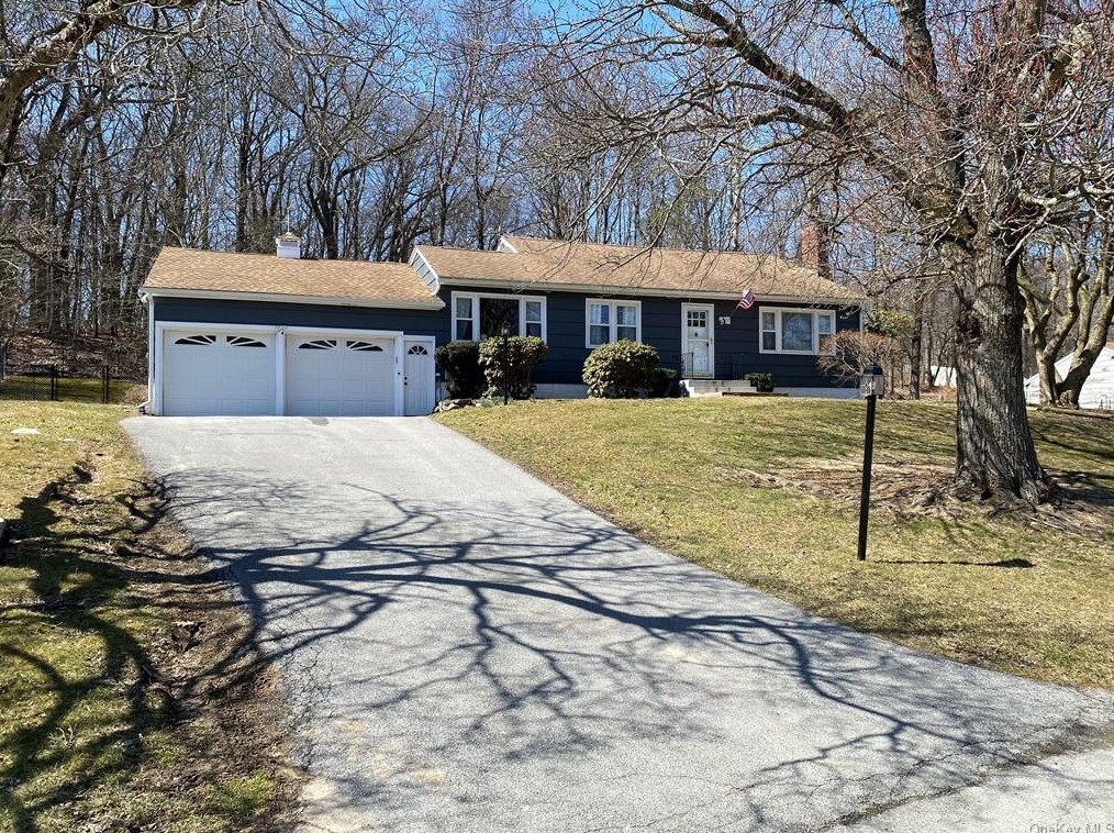 124 Cavo Dr, Poughkeepsie, NY 12603