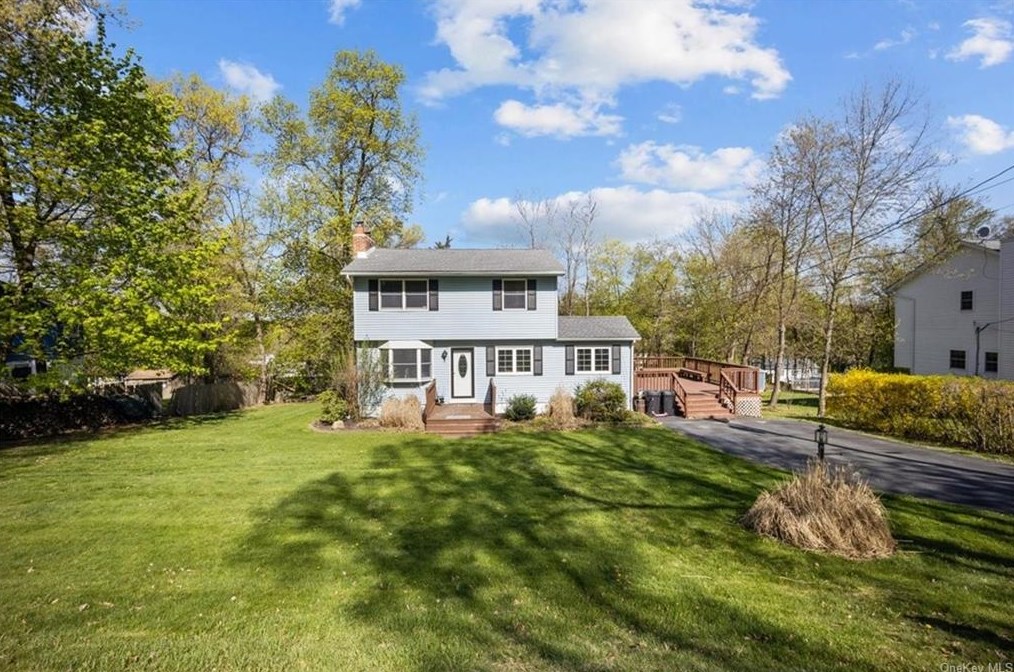 9 Roberts Dr, Monroe, NY 10950