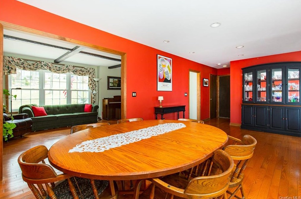 10 Memory Ln, East Fishkill NY  12533-6801 exterior