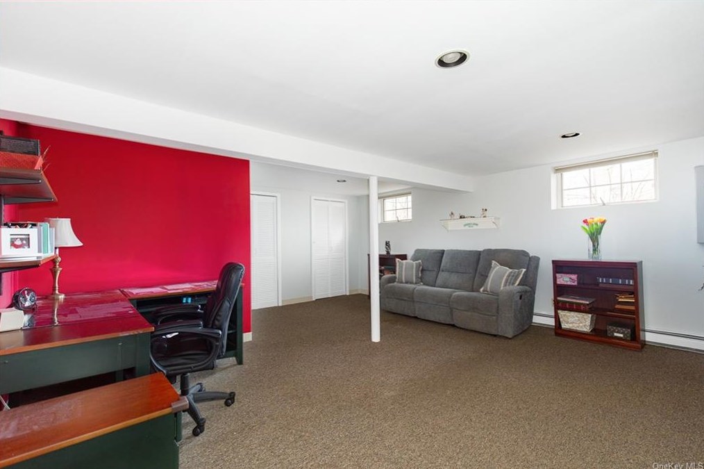 10 Memory Ln, East Fishkill NY  12533-6801 exterior