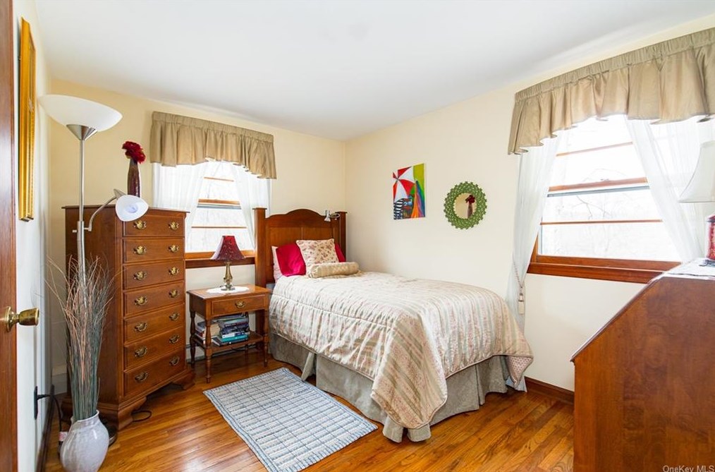 10 Memory Ln, East Fishkill NY  12533-6801 exterior