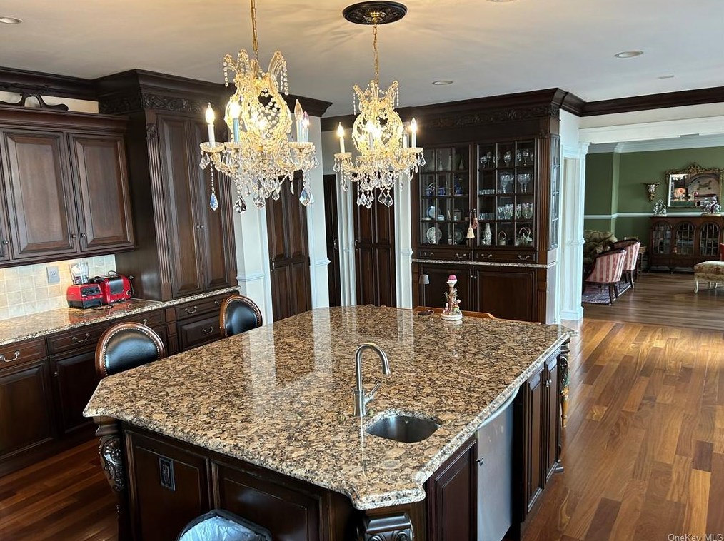 2 East Ct, Mount Ivy, NY 10970-2134