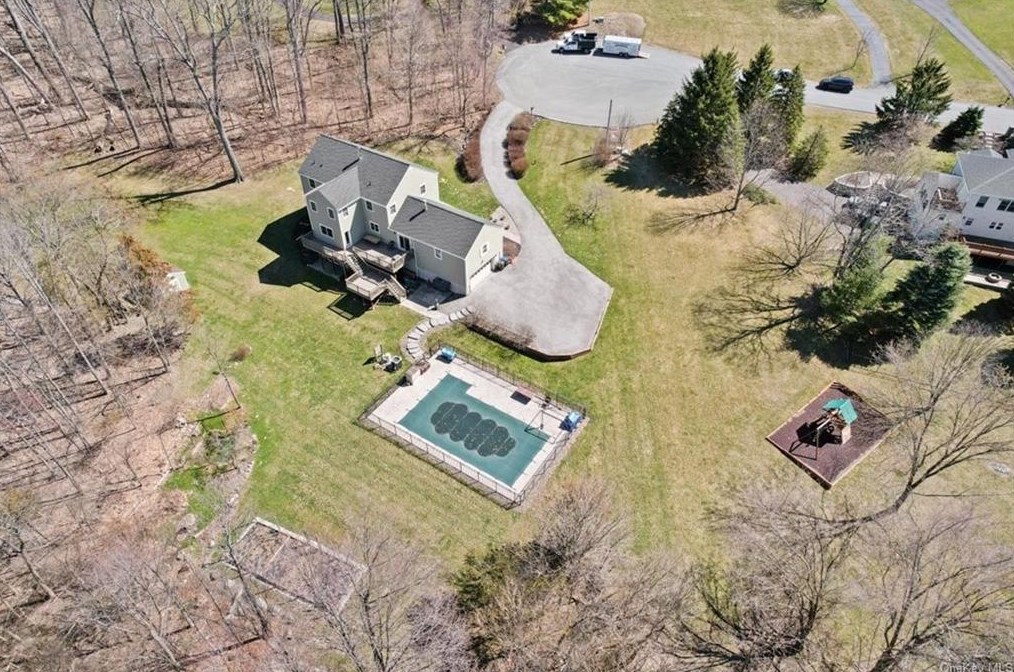 15 Menayas Ct, Washingtonville, NY 10992