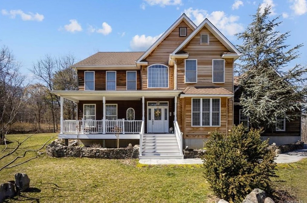 7 Menayas Ct, Washingtonville, NY 10992