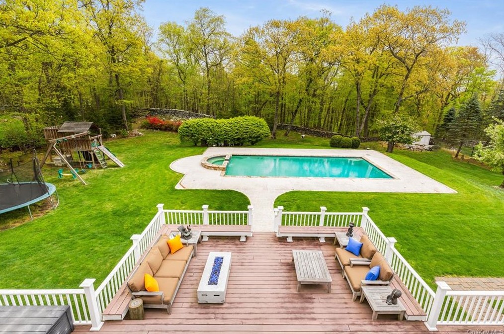 12 Horton Ct, White Plains, NY 10604