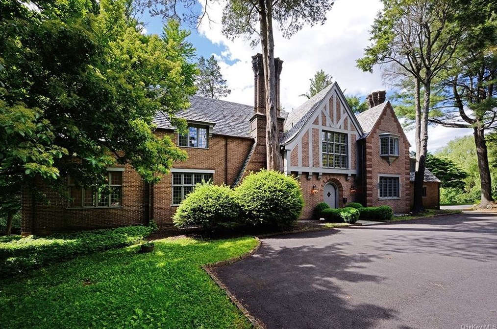 16 Kempner Ln, Purchase, NY 10577