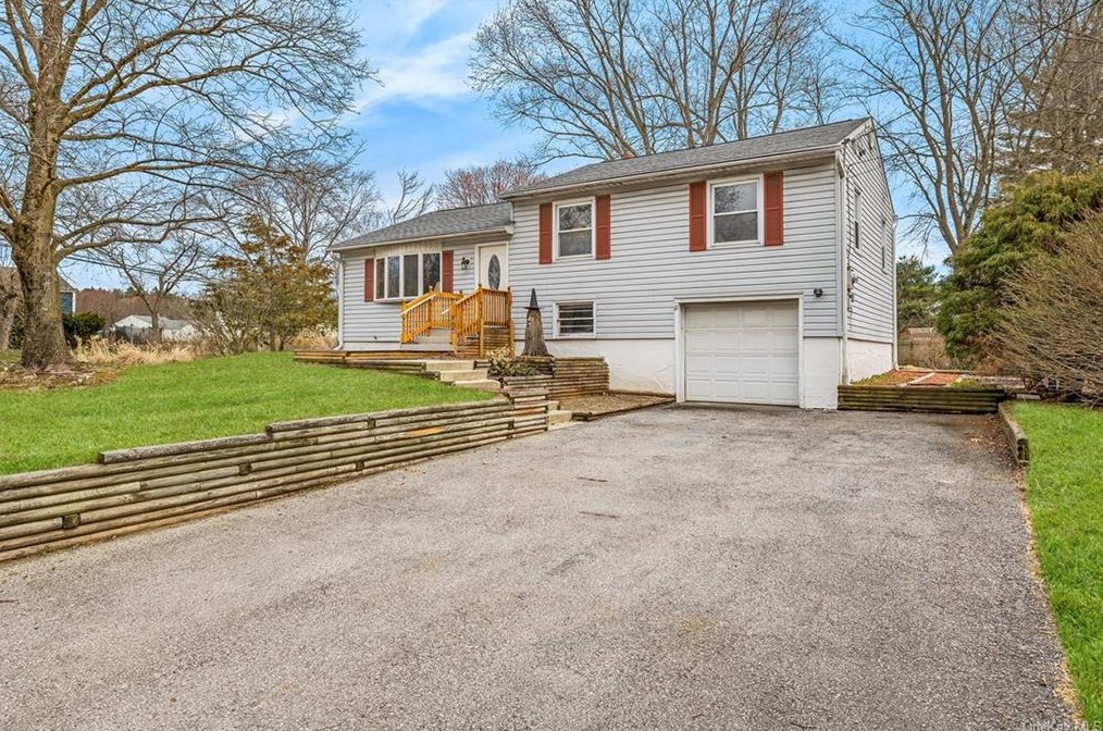 123 Titusville Rd, Poughkeepsie NY  12603-3238 exterior