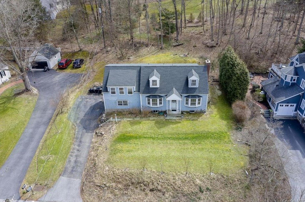 14 Nightingale Rd, Katonah, NY 10536-1904