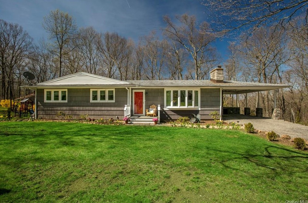 33 Cedar Rd E, Katonah, NY 10536