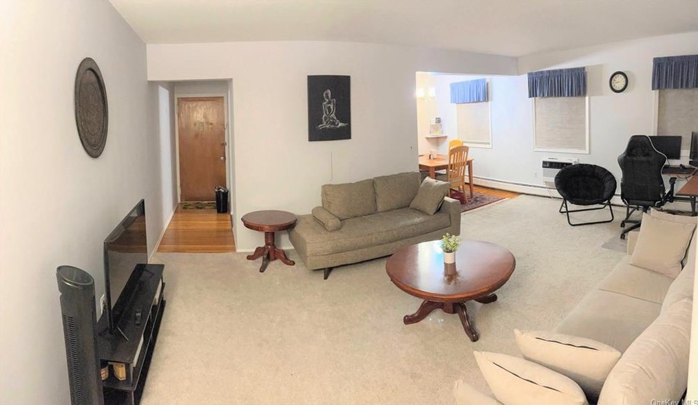 14 Normandy Vlg, Nanuet, NY 10954-2822