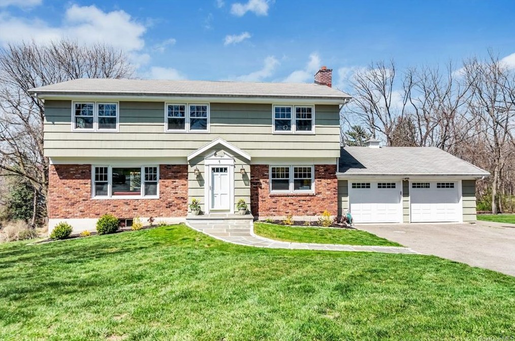 1 Ivanhoe Pl, Briarcliff, NY 10510