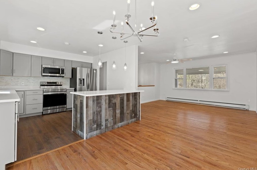 669 Gardnertown Rd, Newburgh NY  12550-1554 exterior