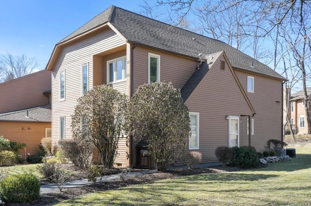 262 Beechwood Ln, Yorktown Hgts, NY 10598
