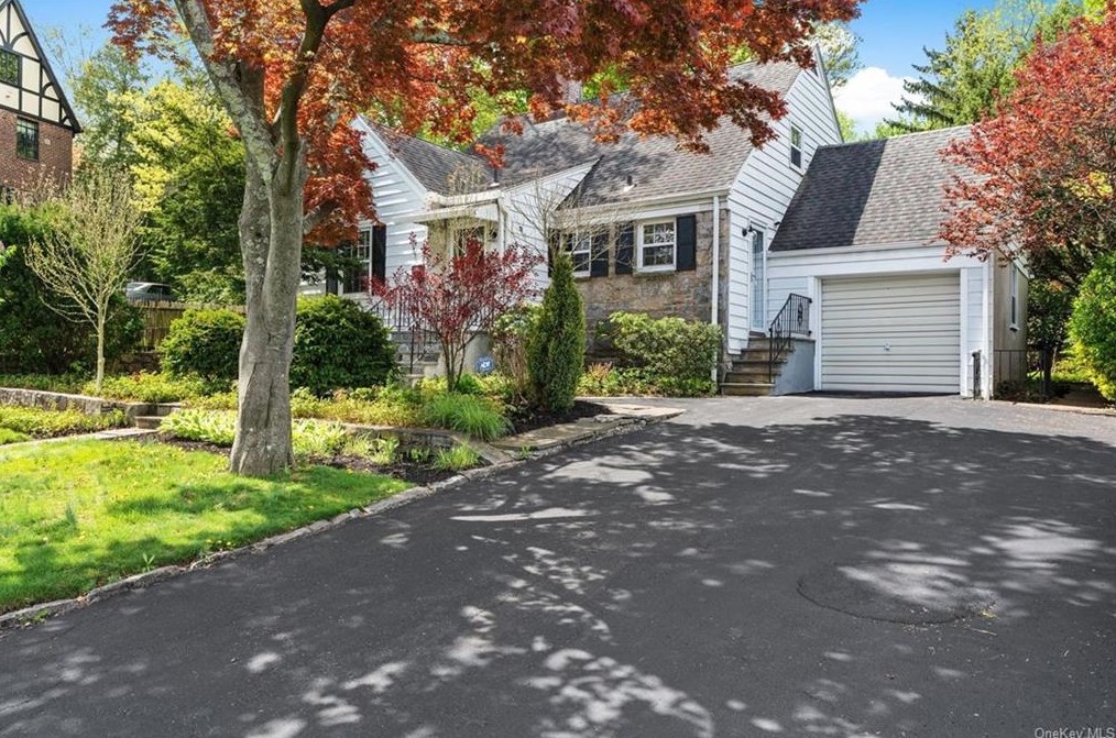 56 Crane Ave, White Plains, NY 10603