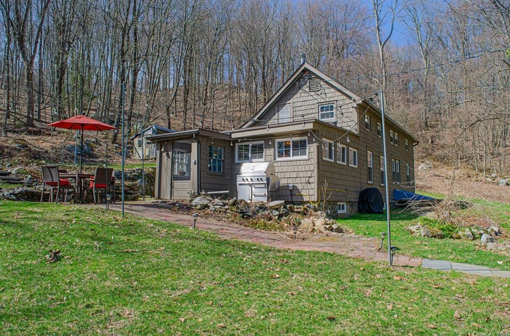 171 Richardsville Rd, Kent Lakes, NY 10512-3963