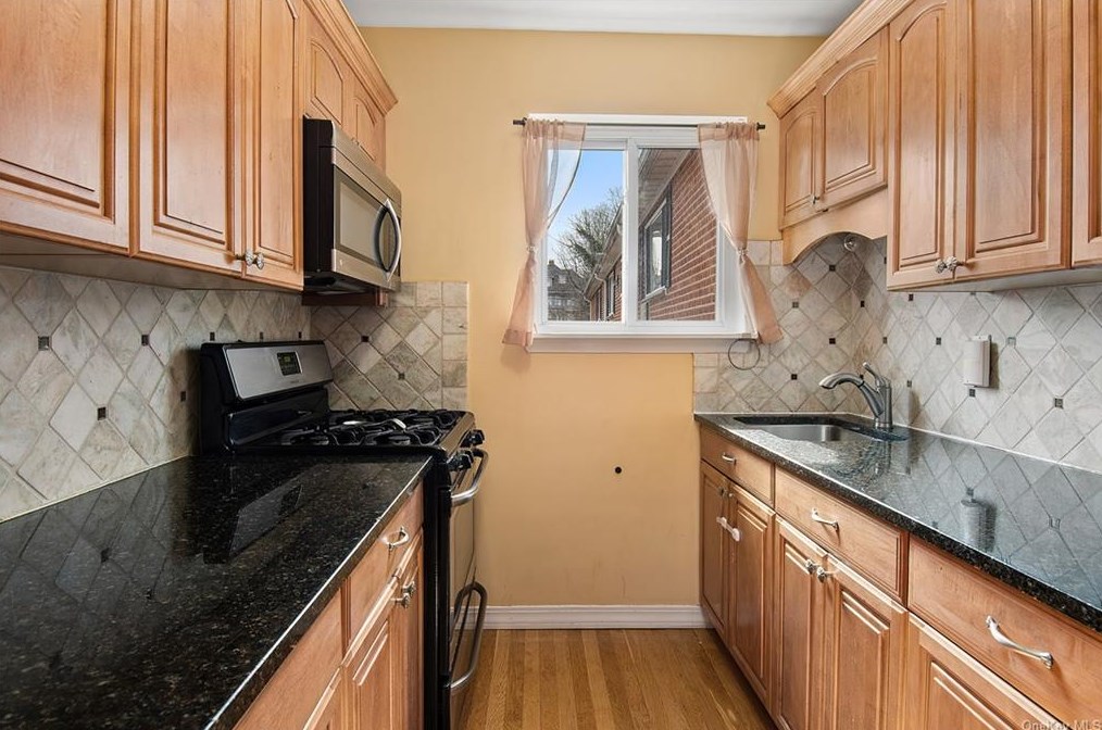 304 Fenimore Rd #9b, Mamaroneck, NY 10543