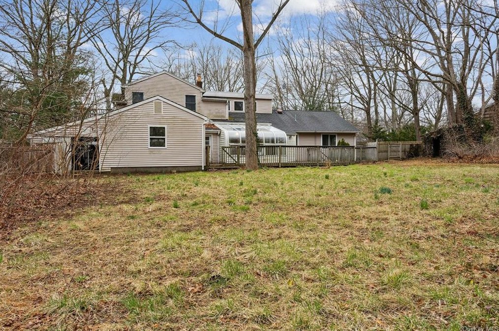 49 Haven Ave, Hauppauge, NY 11779-5921