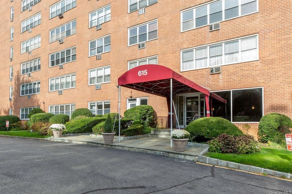 615 Palmer Rd #902, Yonkers, NY 10701