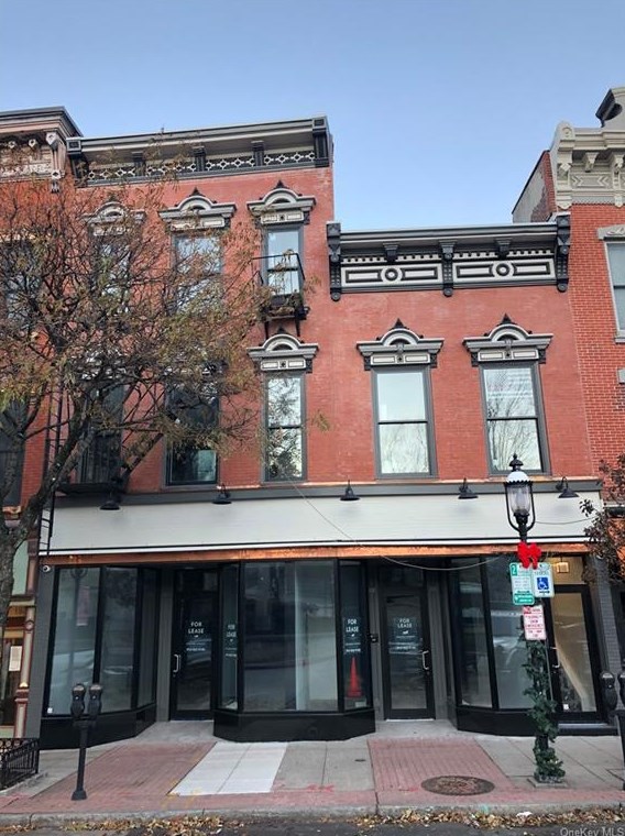 195 Main St #2, Crotonville, NY 10562