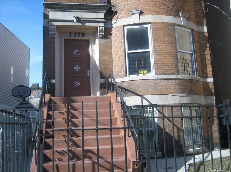 1379 Teller Ave #1, Bronx, NY 10456