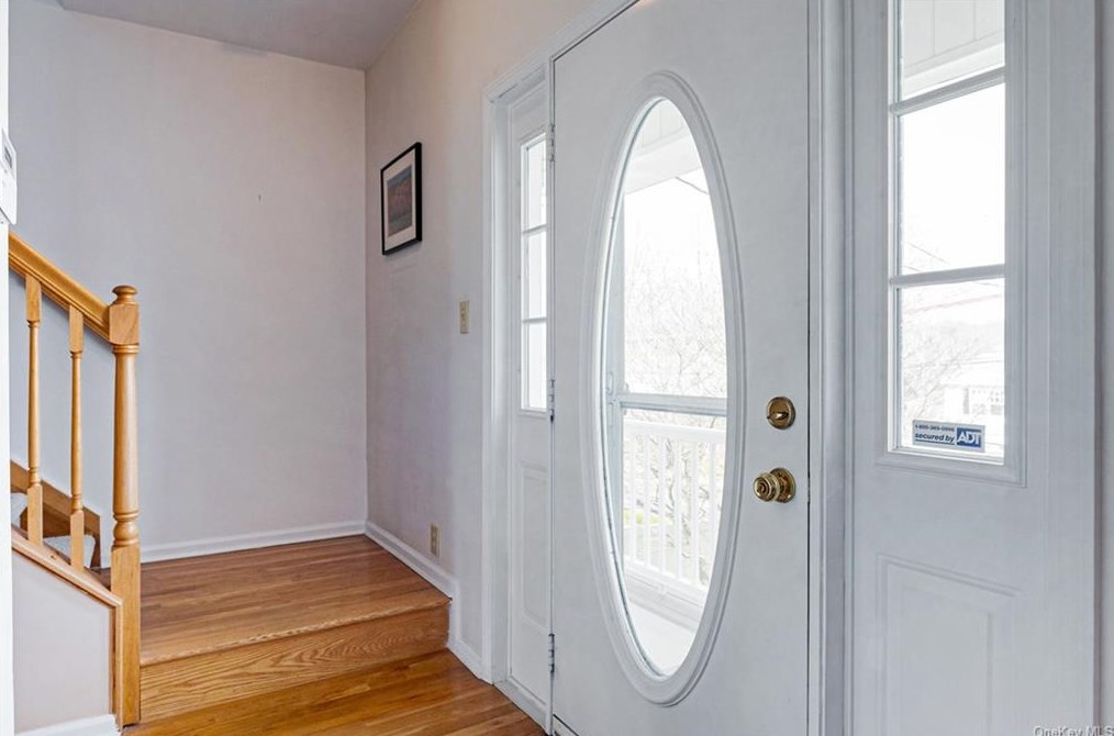 30 Pinebrook Rd, New Rochelle, NY 10801