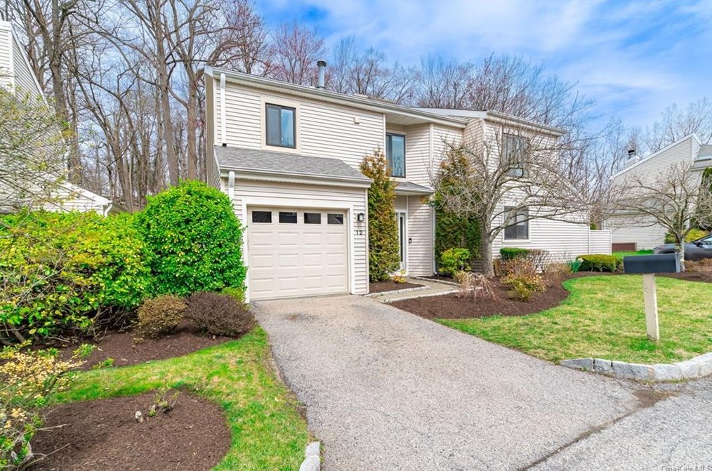 12 Brookwood Rd, New Rochelle, NY 10804