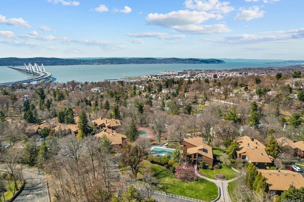 355 Martling Ave, North Tarrytown NY  10591-4711 exterior