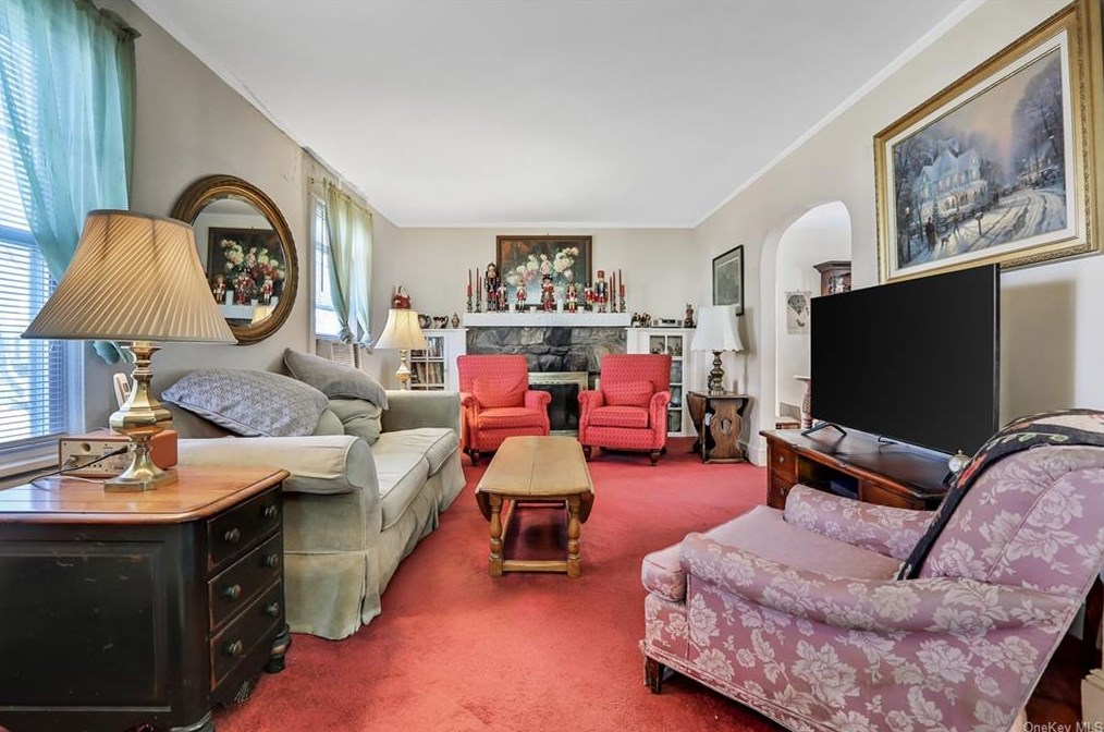 98 Smith Ave, White Plains, NY 10605