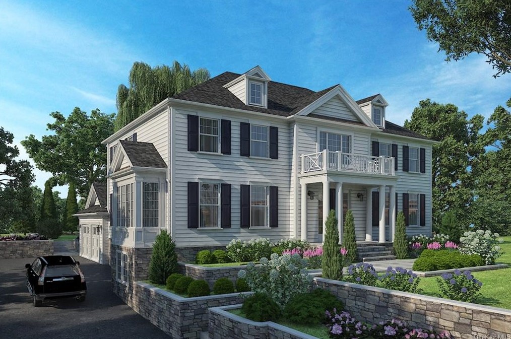149 Circle Dr, North Hills, NY 11030-1100