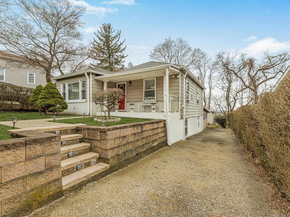 6 S Montgomery Ave, Elmsford, NY 10523