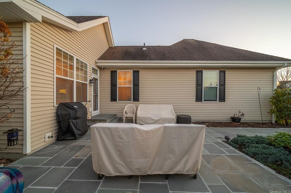 31 Four Corners Blvd, East Fishkill NY  12533-4309 exterior