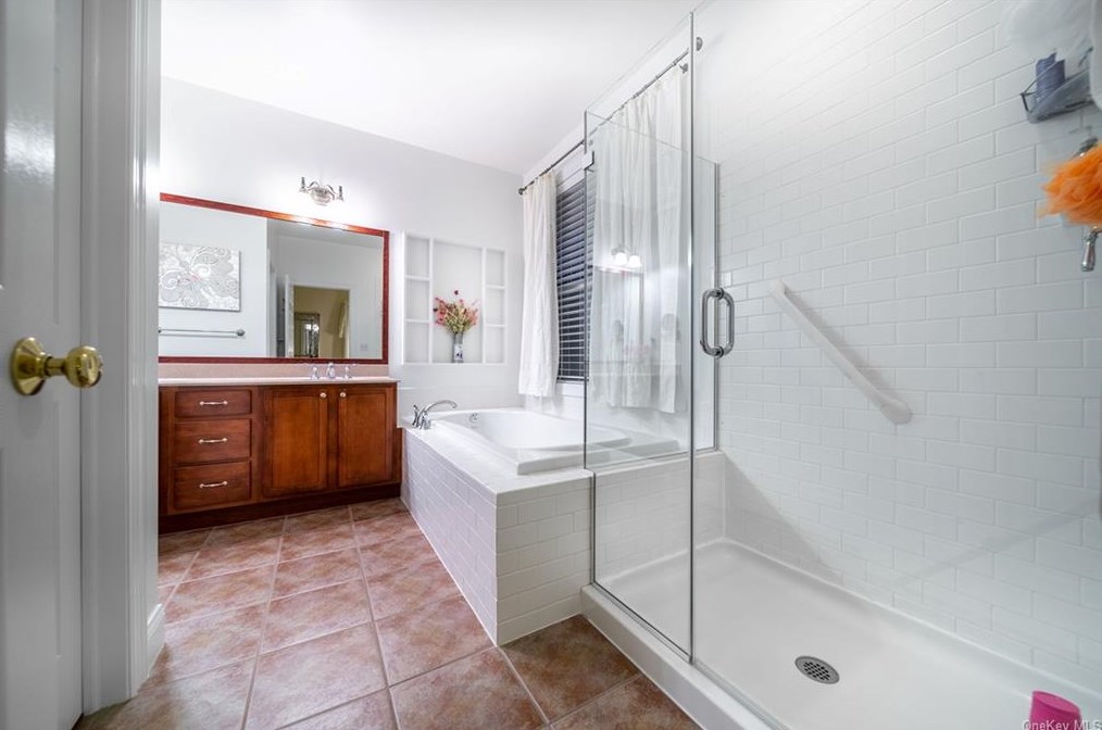 31 Four Corners Blvd, East Fishkill NY  12533-4309 exterior